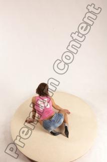 karina kneeling 09a