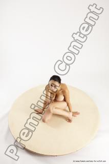 melanie kneeling 17a